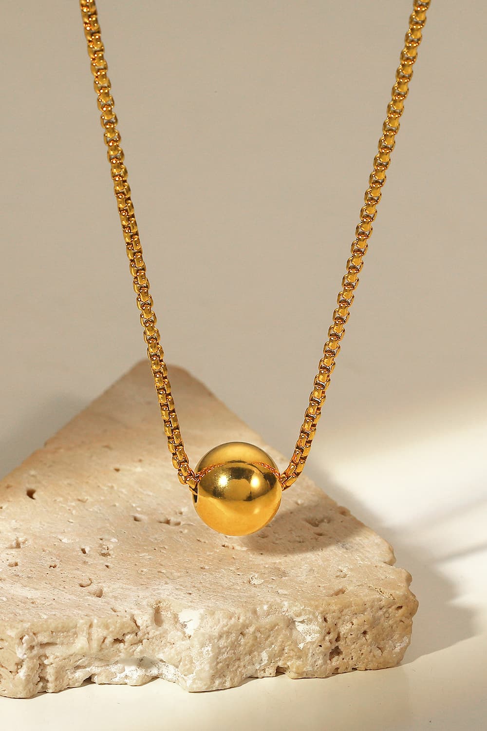 18K Gold-Plated Round Shape Pendant Necklace - ClozArt