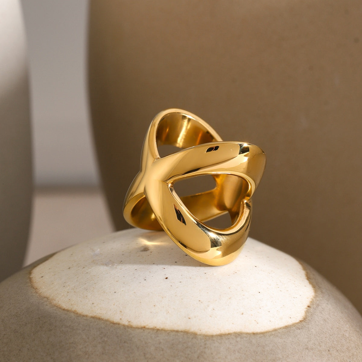 18K Gold-Plated Crisscross Ring - ClozArt