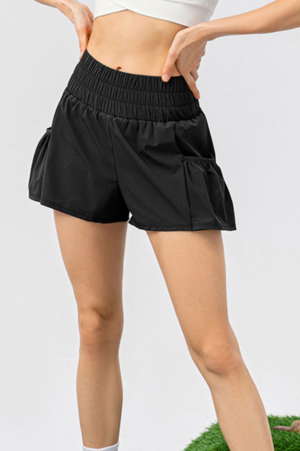 Elastic Waist Pocketed Active Shorts - ClozArt