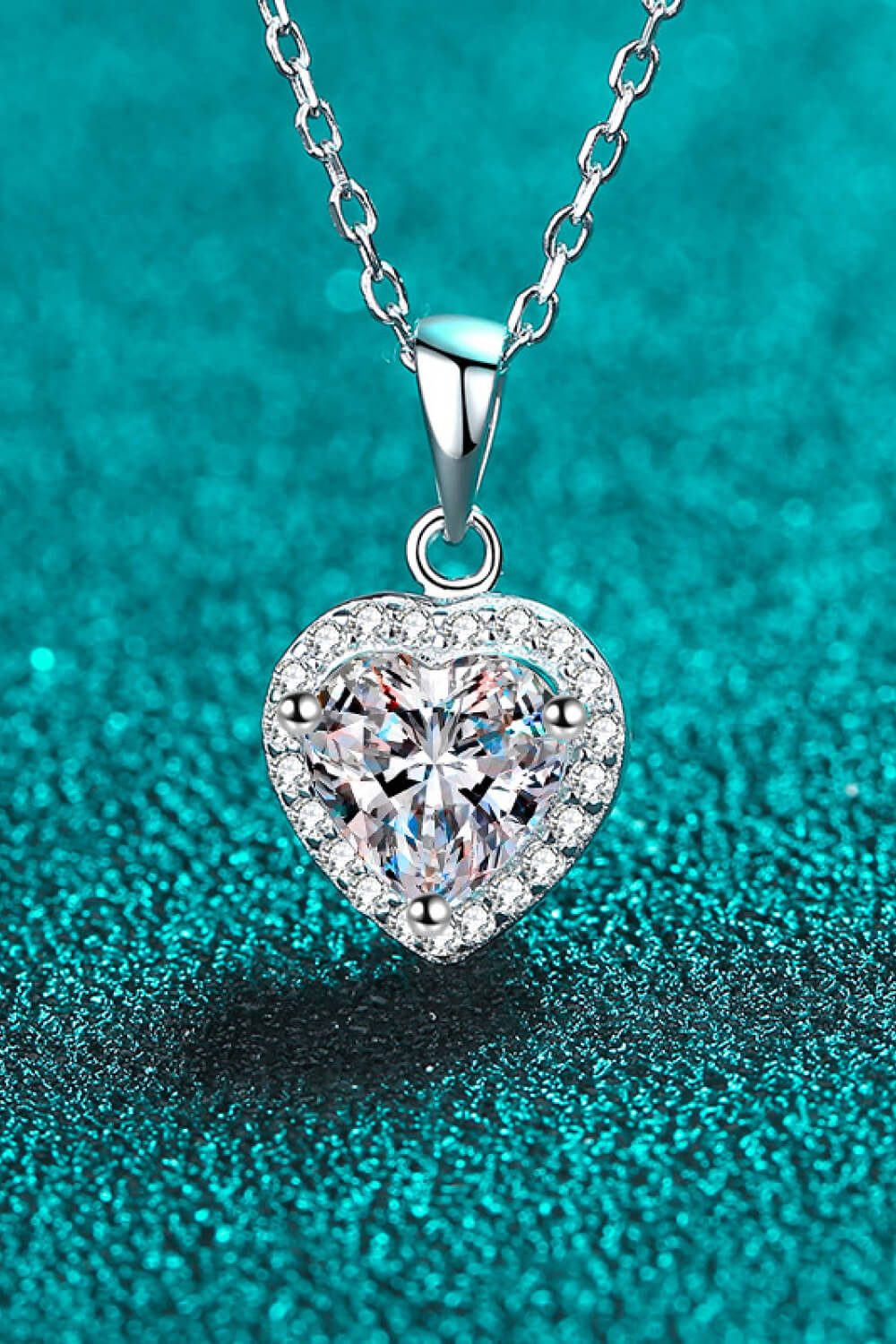 1 Carat Moissanite Heart Pendant Chain Necklace - ClozArt