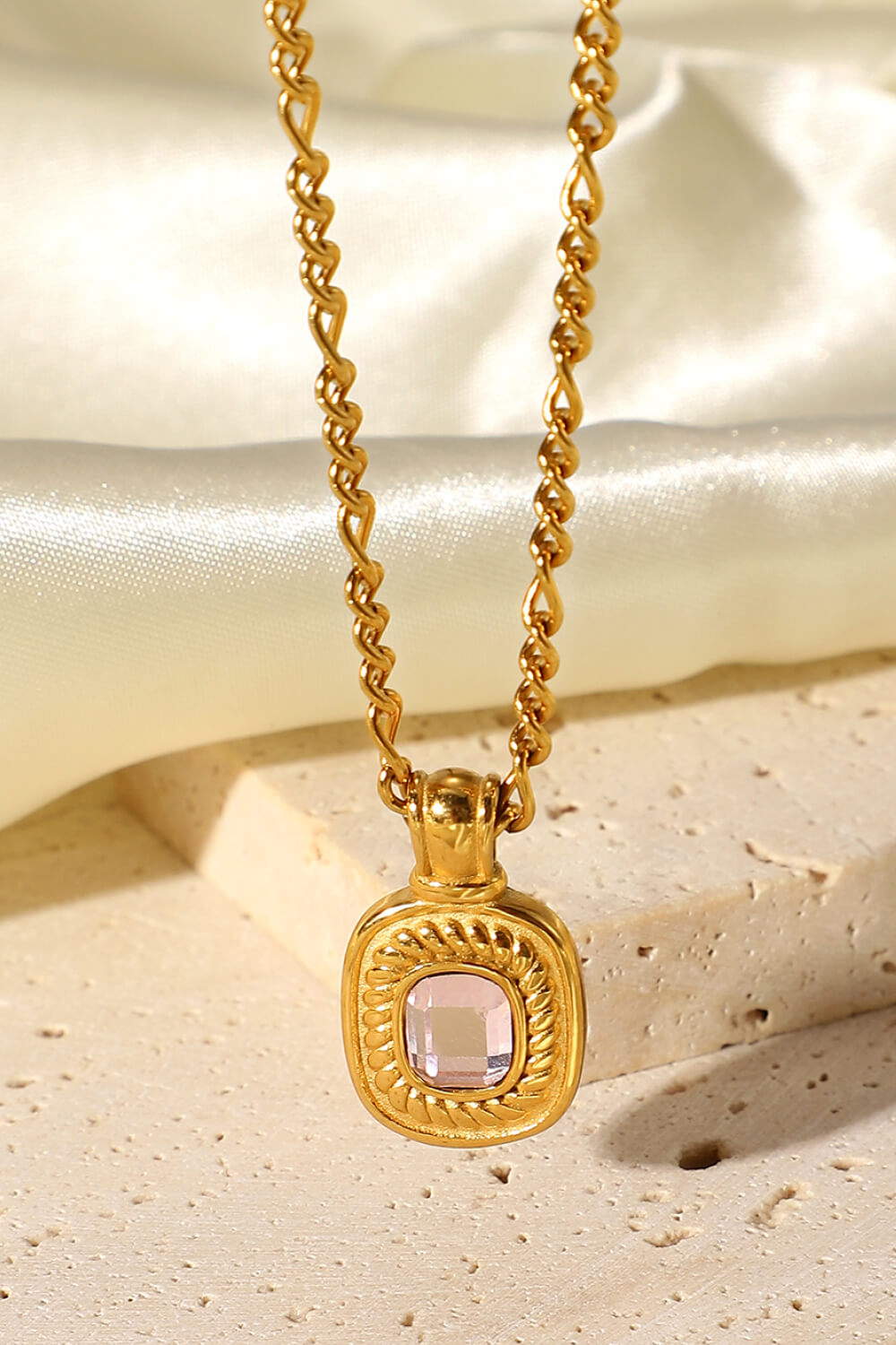 18K Gold Plated Inlaid Rhinestone Pendant Necklace - ClozArt