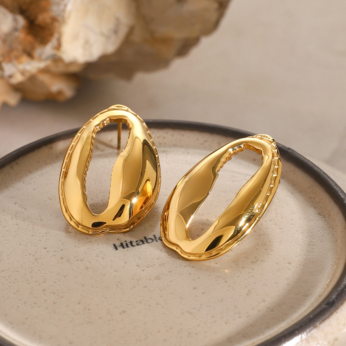 18K Gold-Plated Tooth Shell Earrings - ClozArt