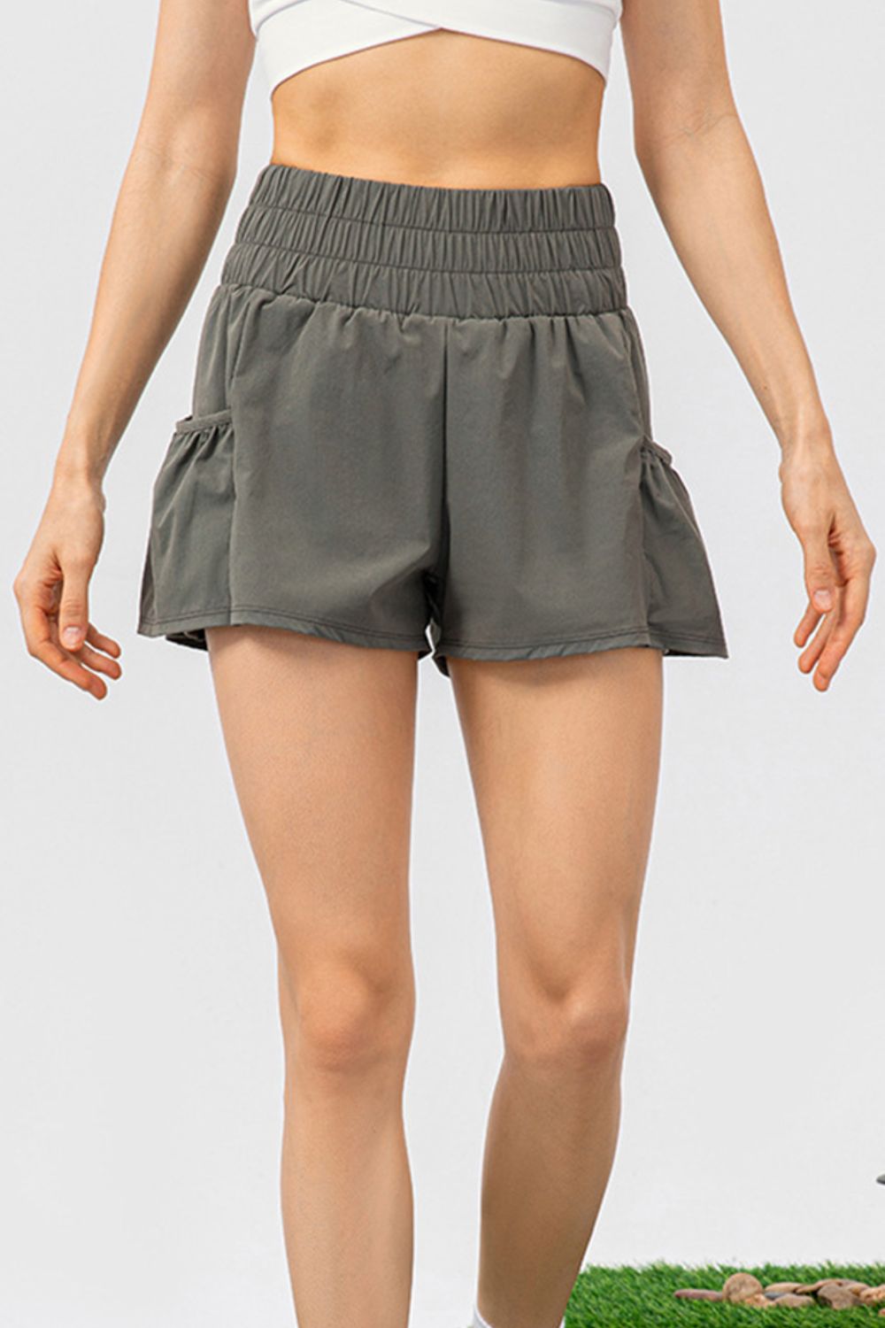 Elastic Waist Pocketed Active Shorts - ClozArt