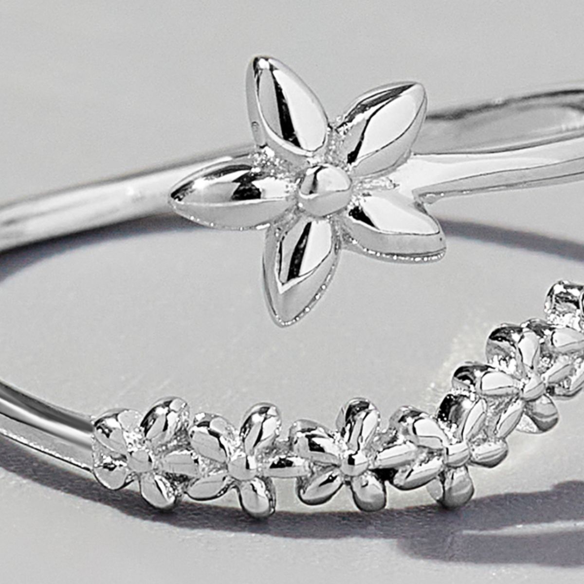 925 Sterling Silver Flower Ring - ClozArt