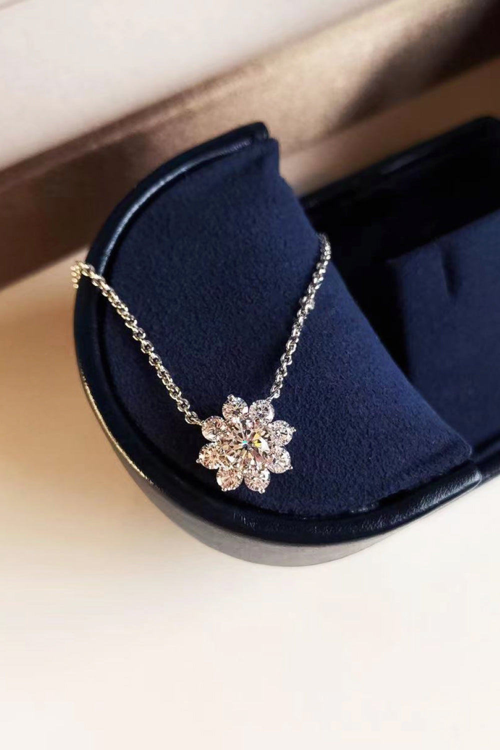 1 Carat Moissanite Floral Pendant Necklace - ClozArt