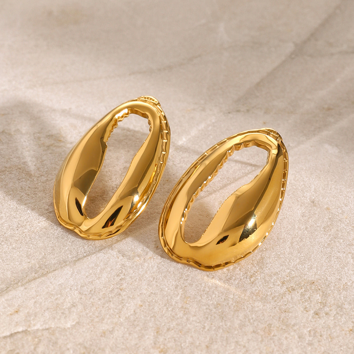 18K Gold-Plated Tooth Shell Earrings - ClozArt