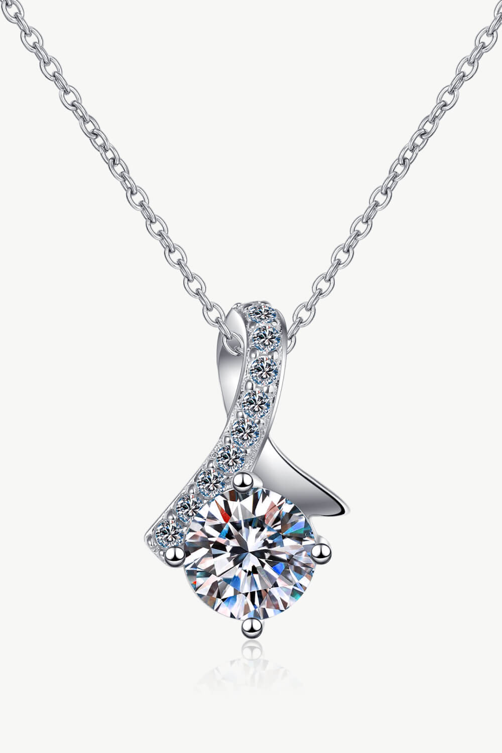 Unique and Chic Moissanite Pendant Necklace - ClozArt