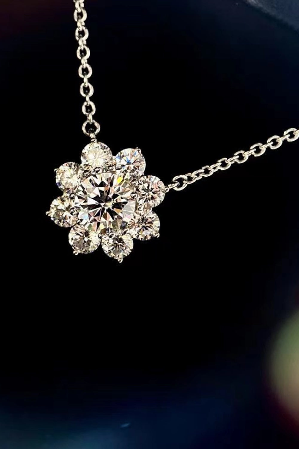 1 Carat Moissanite Floral Pendant Necklace - ClozArt