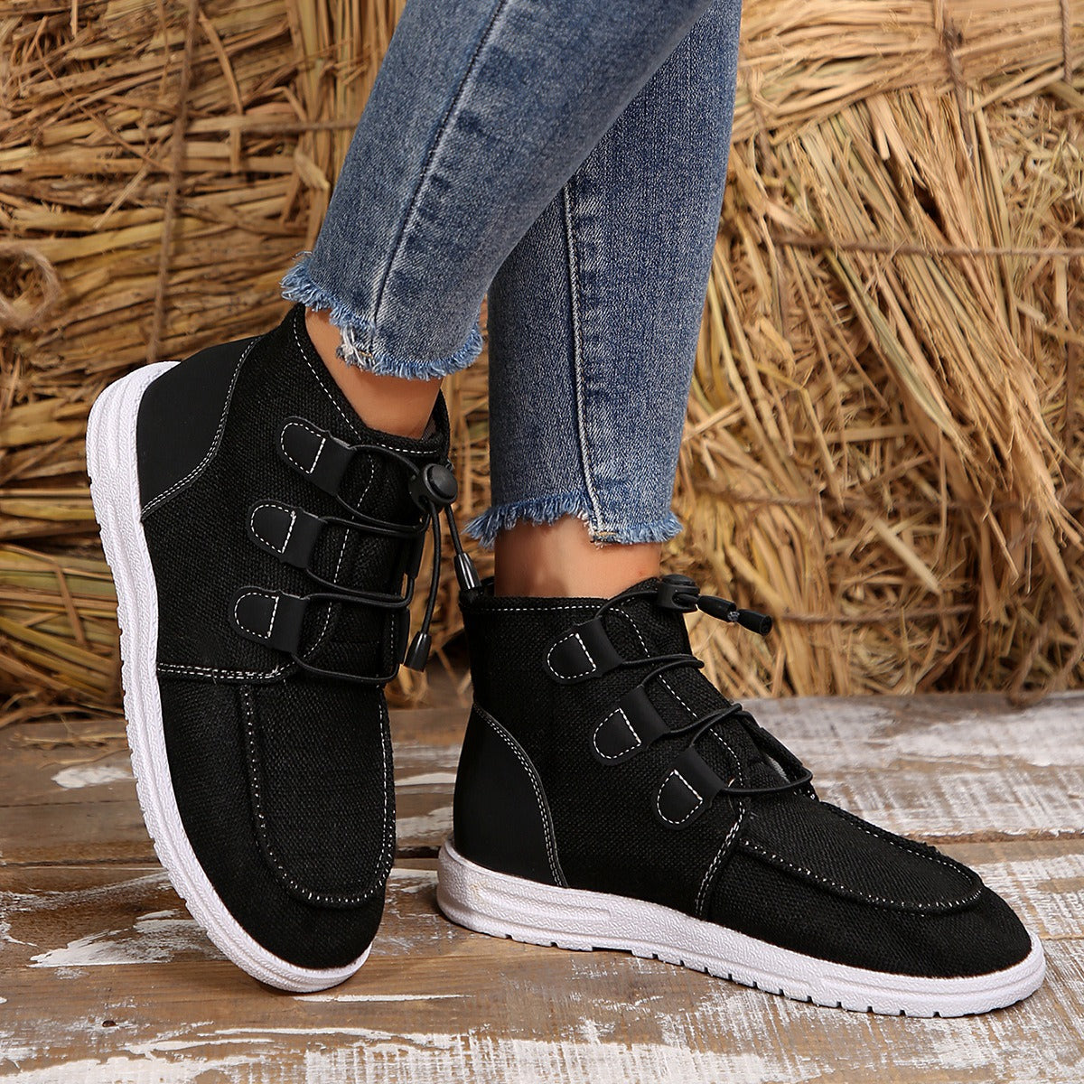 Lace-Up Round Toe Flat Sneakers - ClozArt