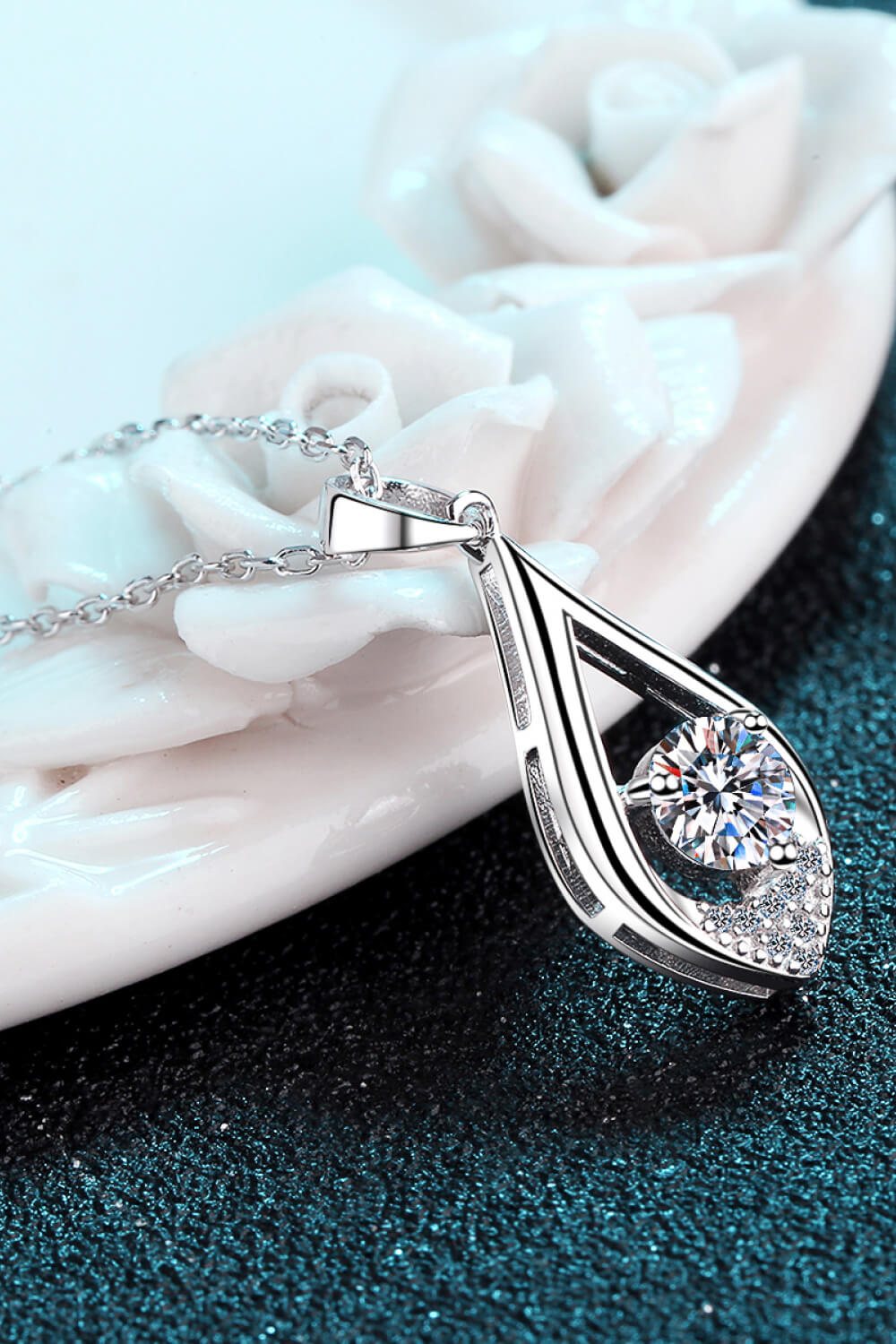 Glamorous Always Moissanite Pendant Necklace - ClozArt