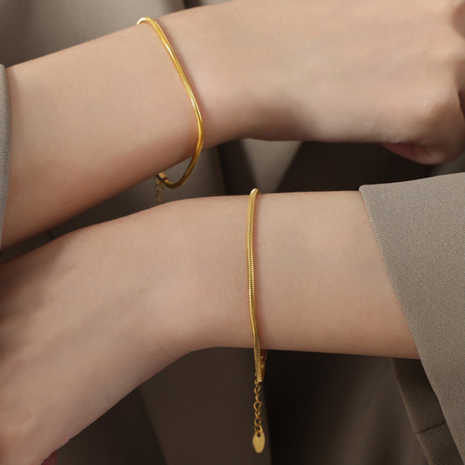 18K Gold-Plated Minimalist Bracelet - ClozArt