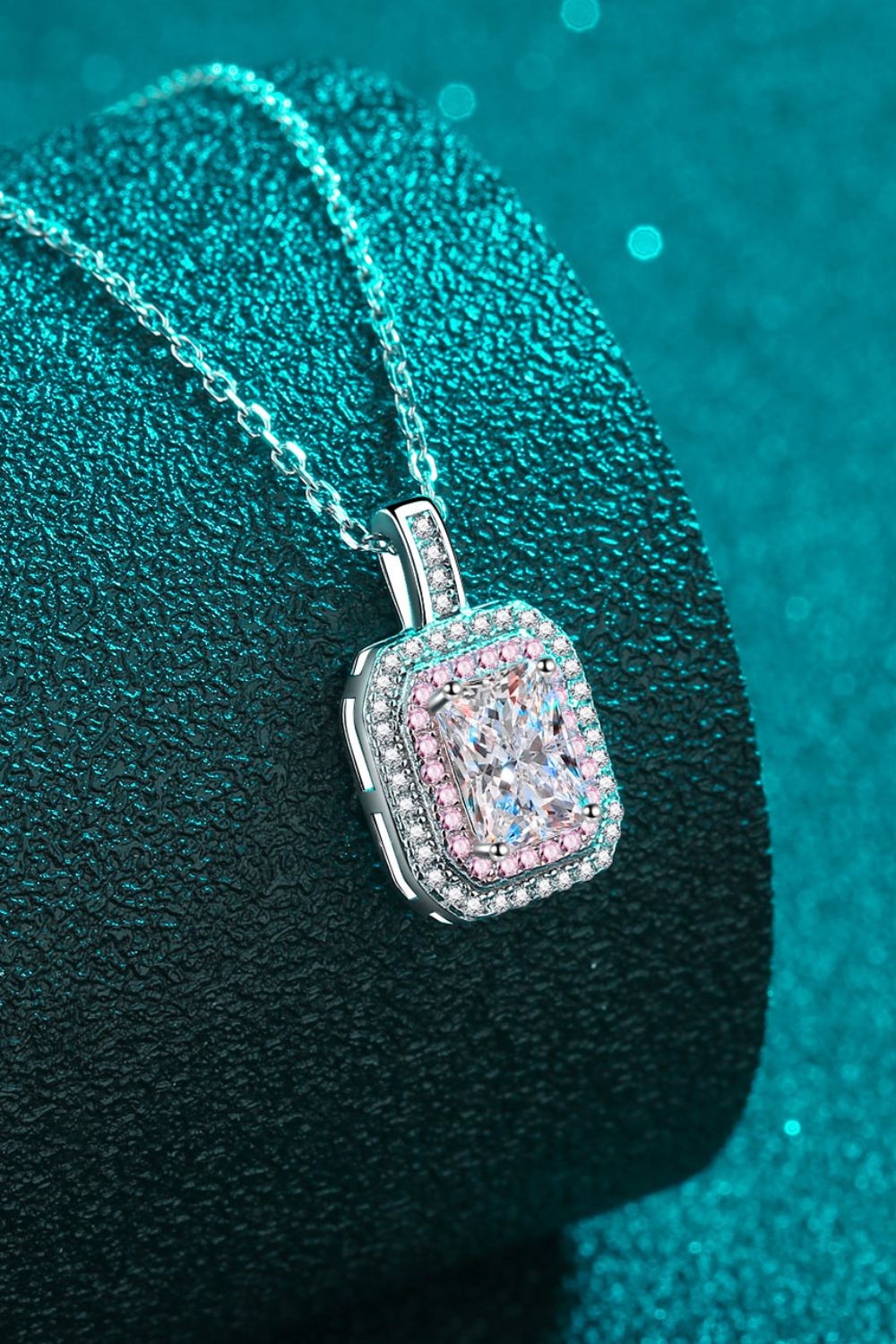 1 Carat Moissanite Geometric Pendant Chain Necklace - ClozArt