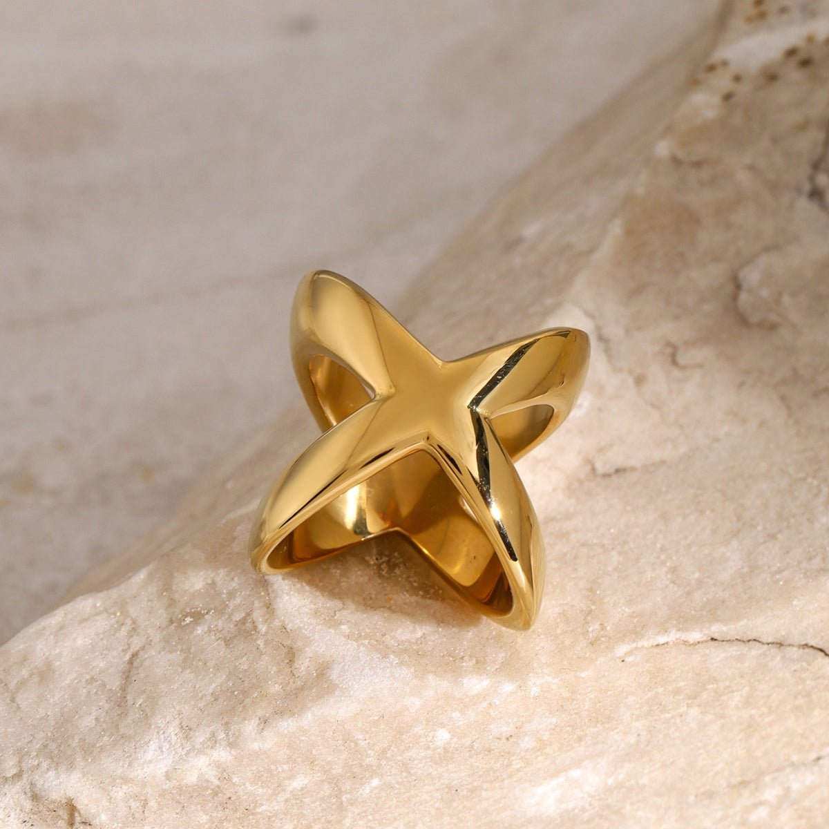 18K Gold-Plated Crisscross Ring - ClozArt