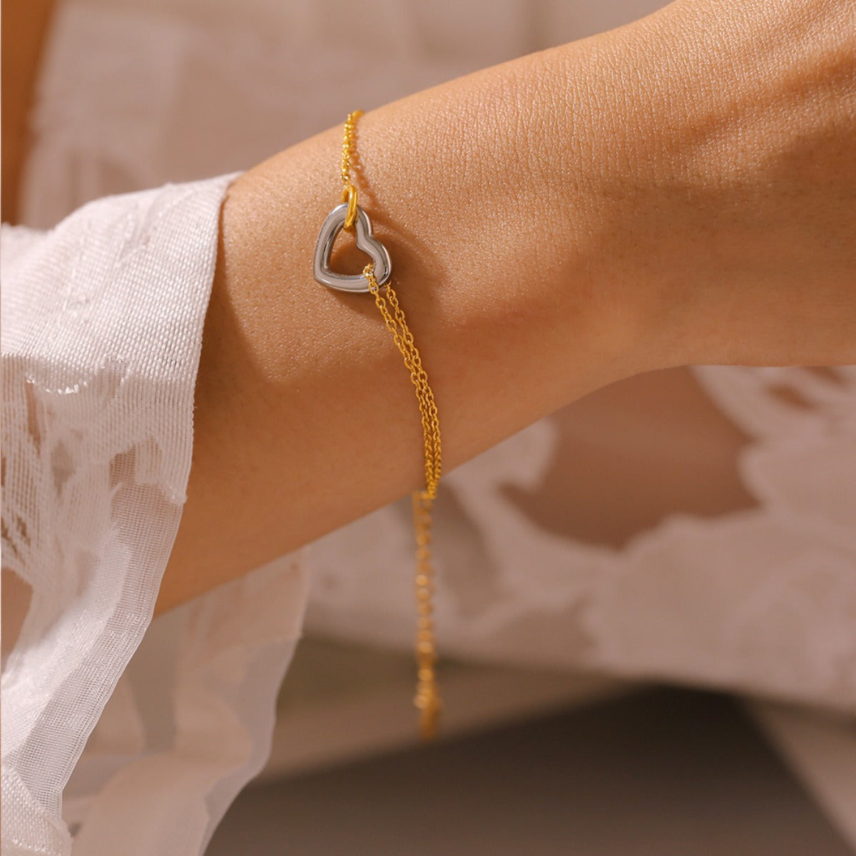 18K Gold-Plated Heart Bracelet - ClozArt