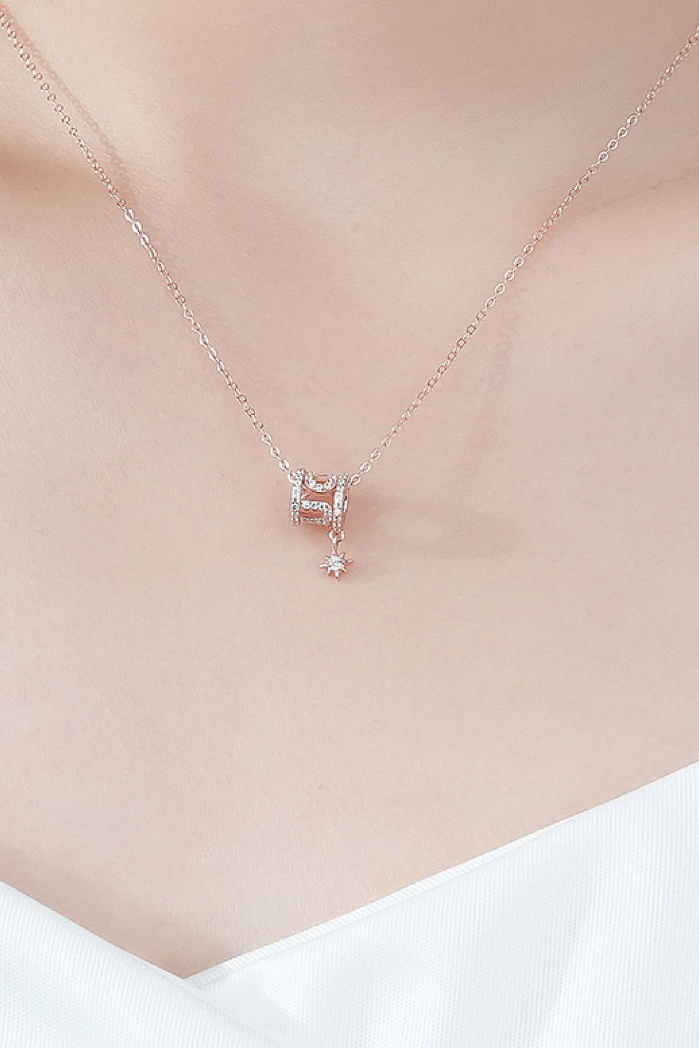 Rely On Fate Cubic Zirconia Pendant Necklace - ClozArt