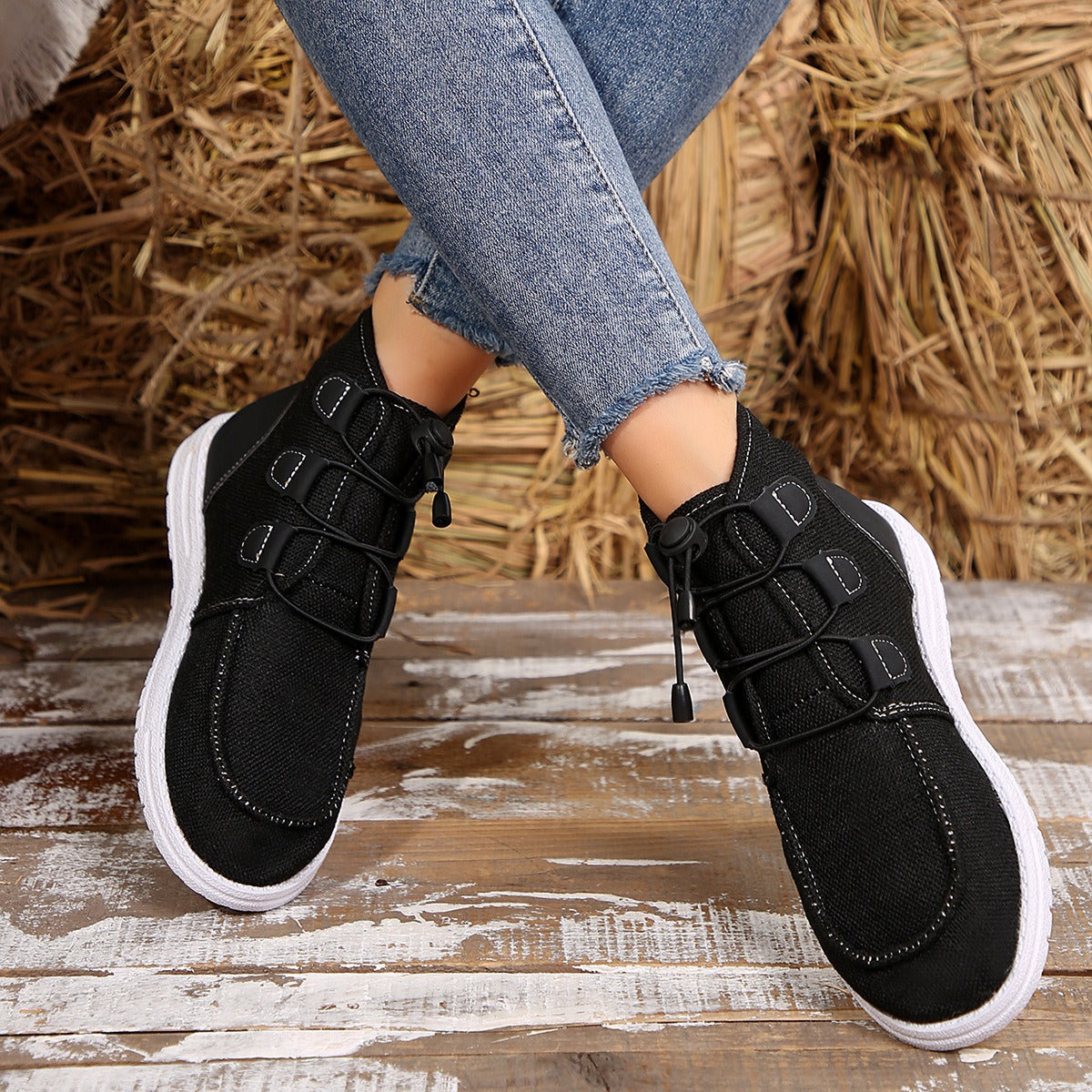 Lace-Up Round Toe Flat Sneakers - ClozArt