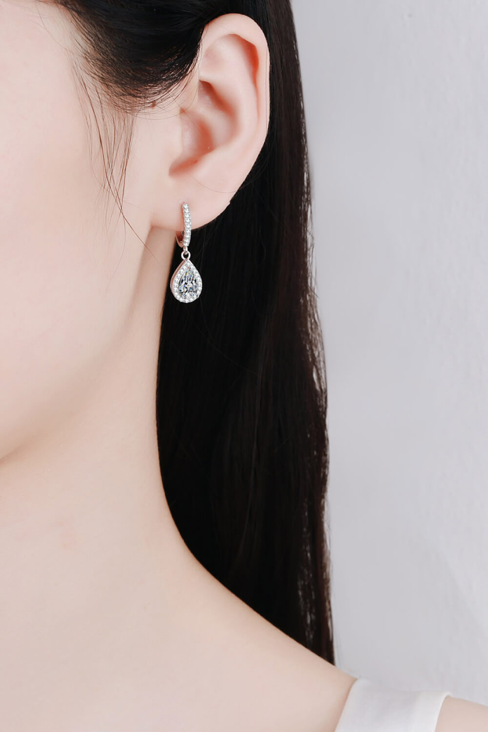 Moissanite Teardrop Earrings - ClozArt