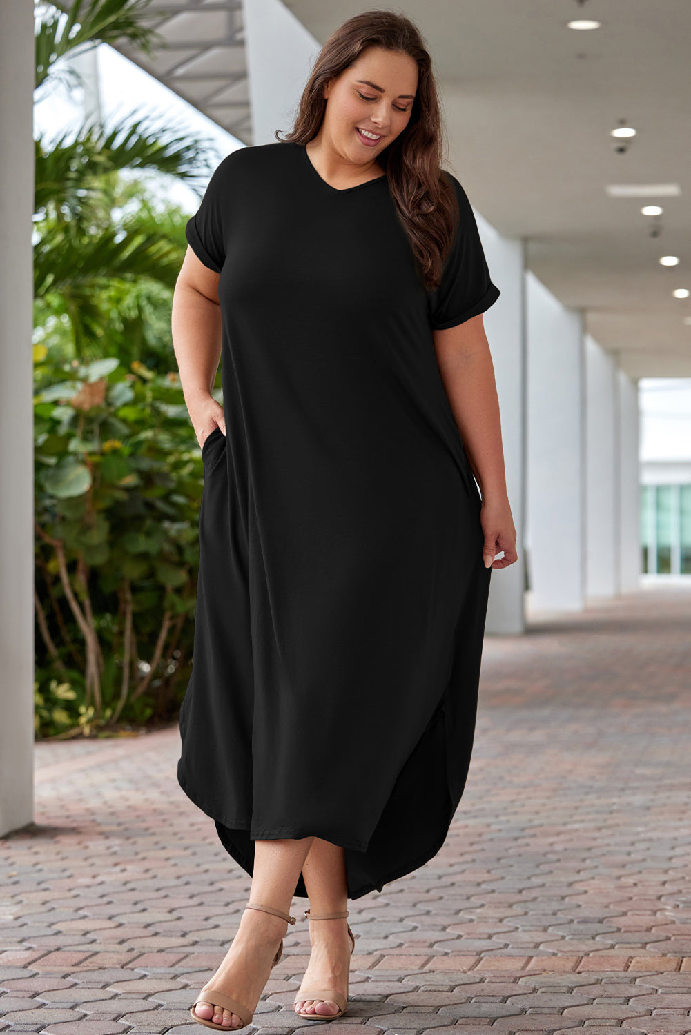 Plus Size V-Neck Short Sleeve Maxi Dress - ClozArt