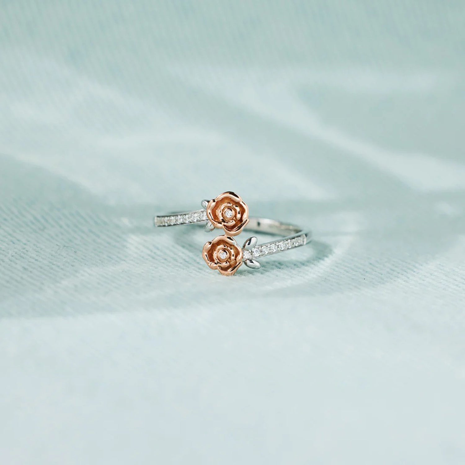 Rose Shape Inlaid Zircon Bypass Ring - ClozArt