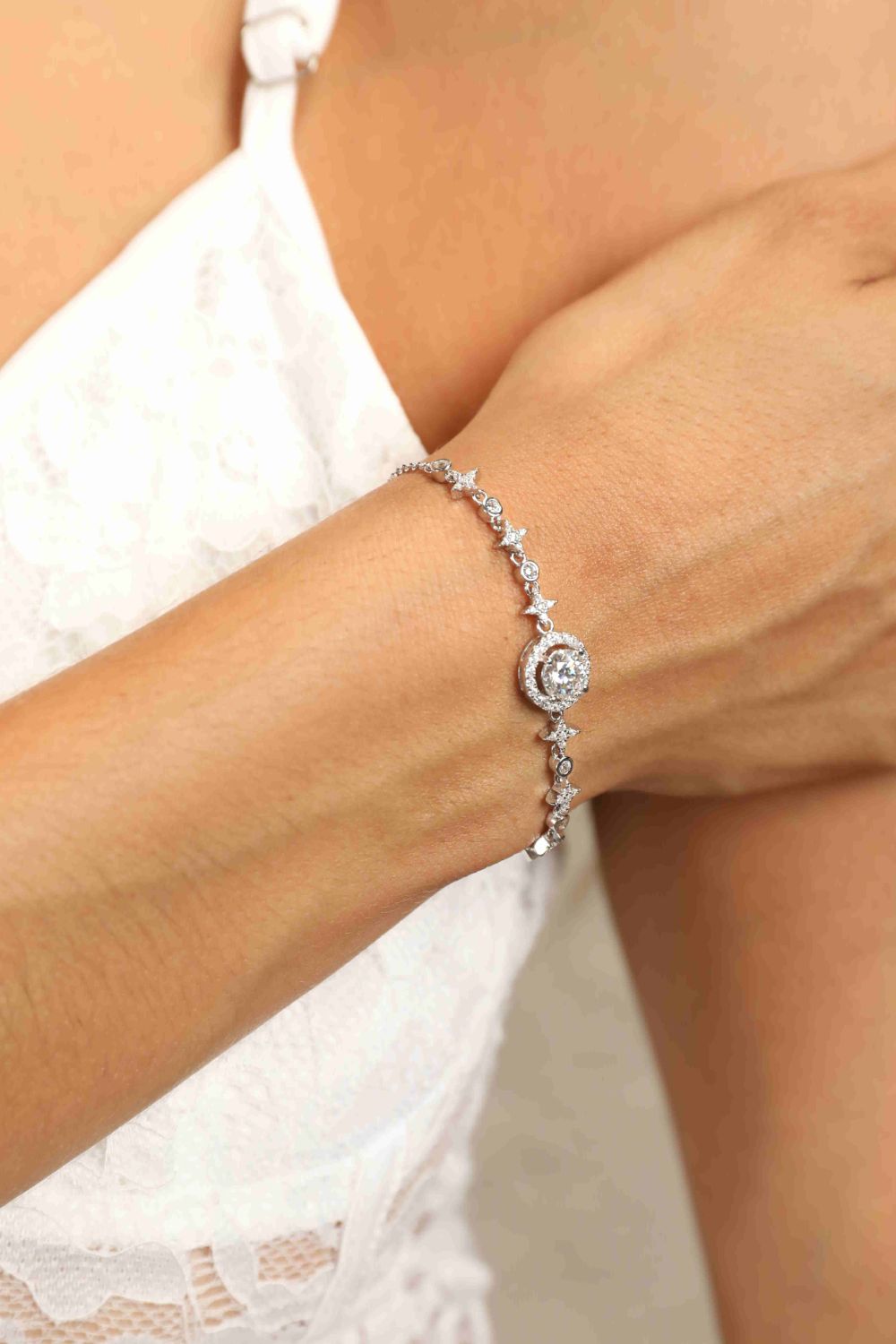 Adored Show You The Way Moissanite Bracelet - ClozArt