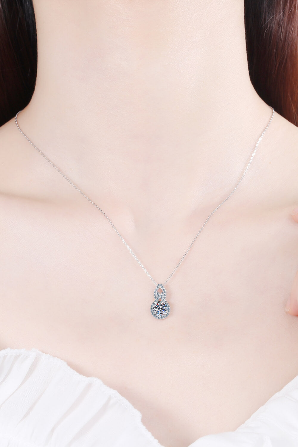 1 Carat Moissanite Pendant Necklace - ClozArt