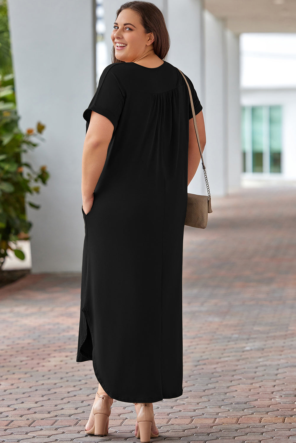 Plus Size V-Neck Short Sleeve Maxi Dress - ClozArt