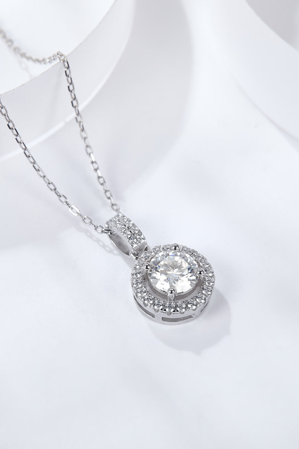 2 Carat Moissanite Round Pendant Necklace - ClozArt