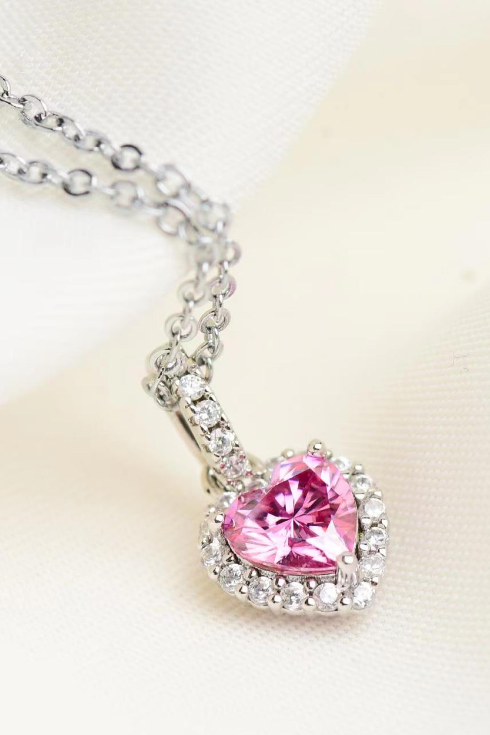 1 Carat Moissanite Heart Pendant Necklace - ClozArt