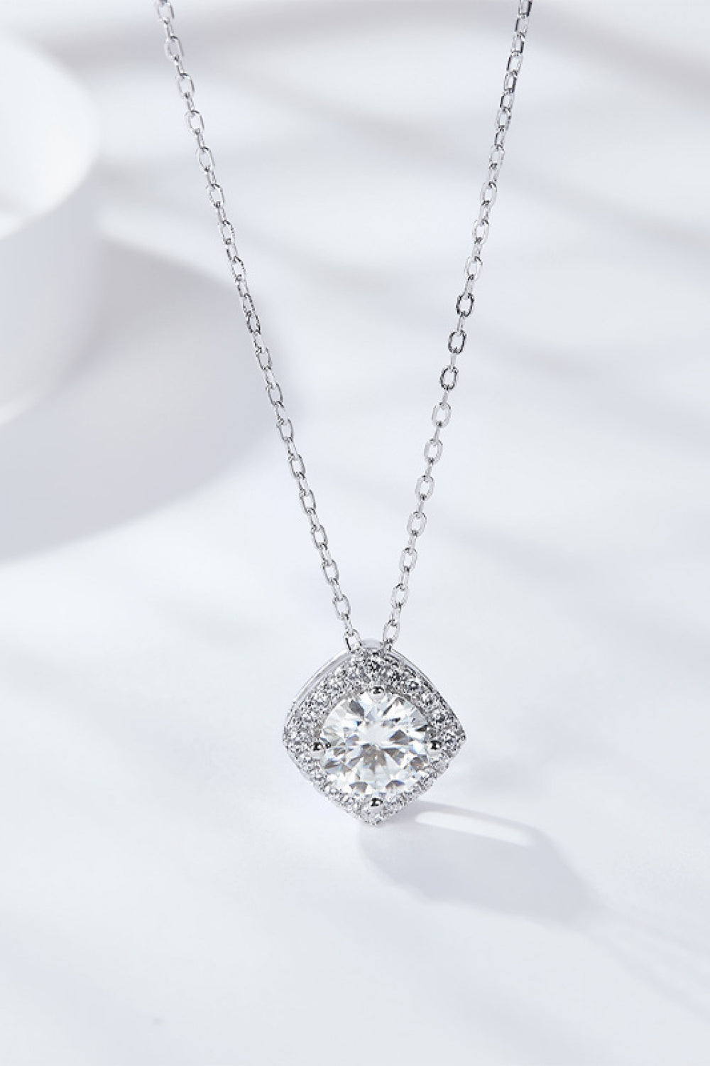 1 Carat Moissanite Geometric Pendant Necklace - ClozArt