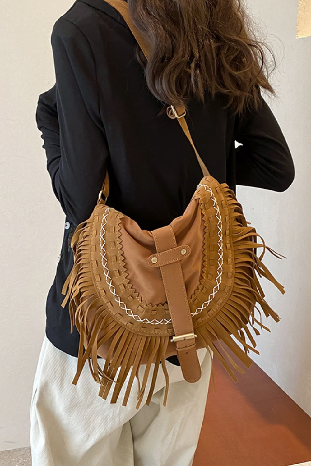 Suede Fringe Wide Strap Shoulder Bag - ClozArt