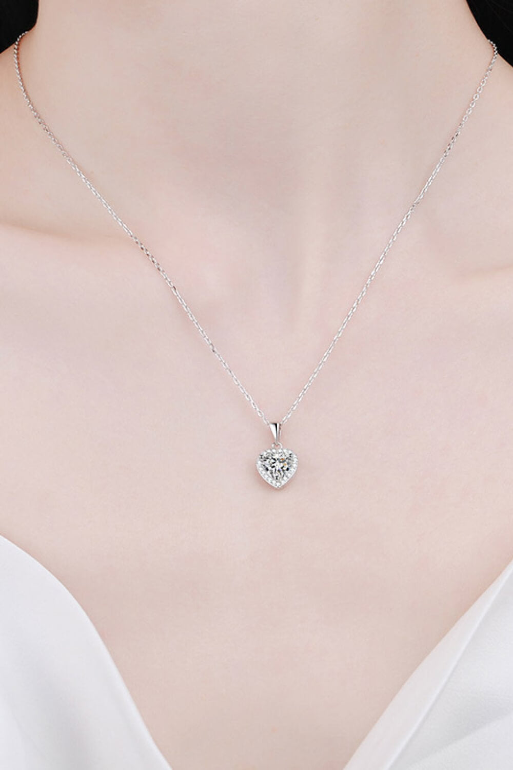 1 Carat Moissanite Heart Pendant Chain Necklace - ClozArt