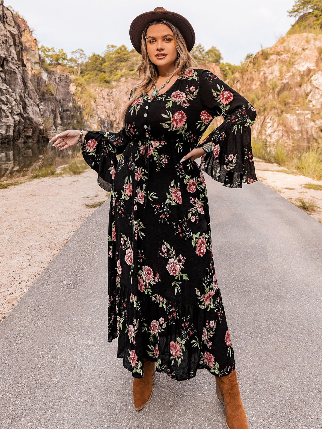 Plus Size Floral Flare Sleeve Dress - ClozArt