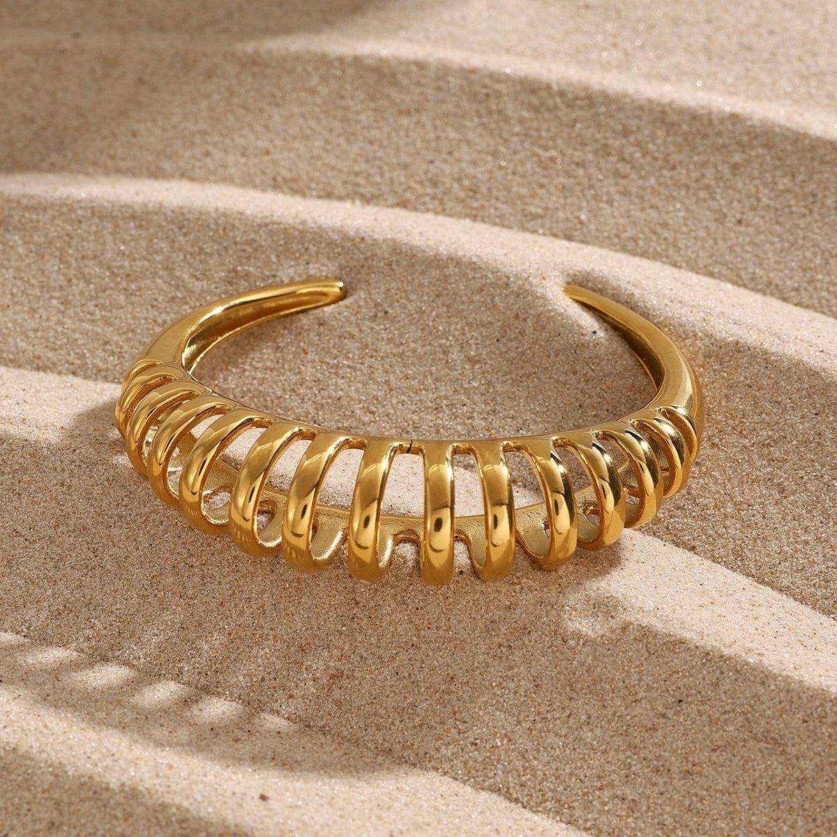 18K Gold-Plated Stainless Steel Cutout Bracelet - ClozArt