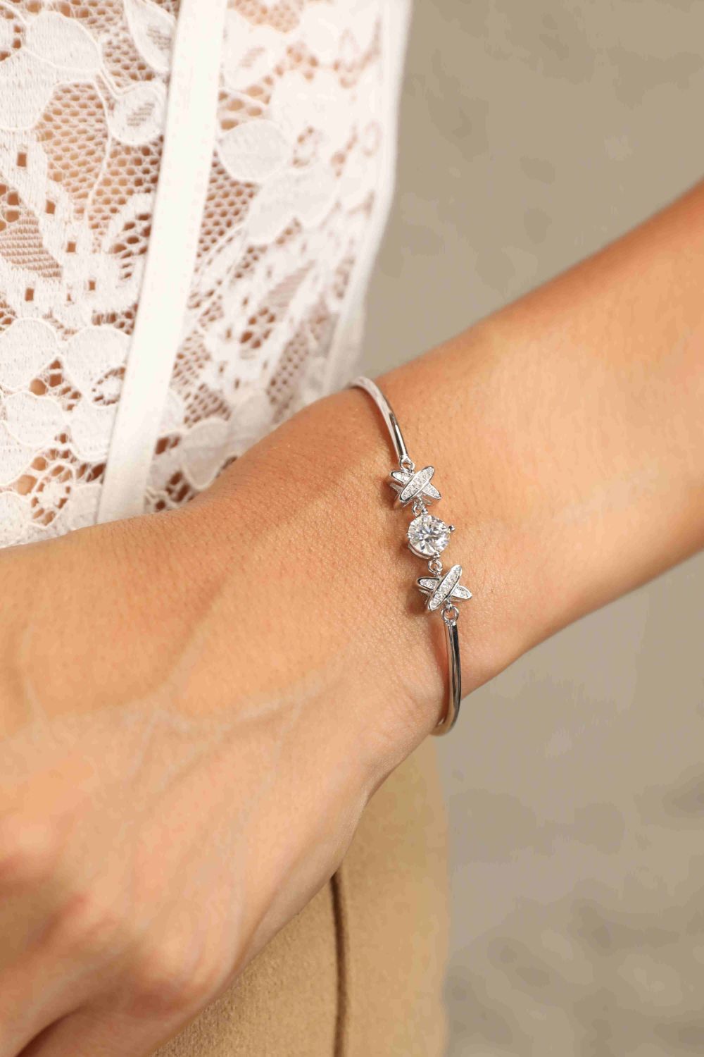 Adored Happy State of Mind 1 Carat Moissanite Bracelet - ClozArt