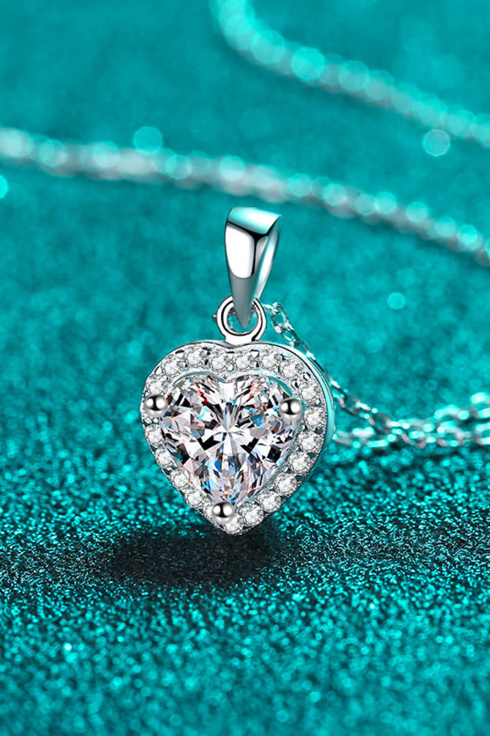 1 Carat Moissanite Heart Pendant Chain Necklace - ClozArt