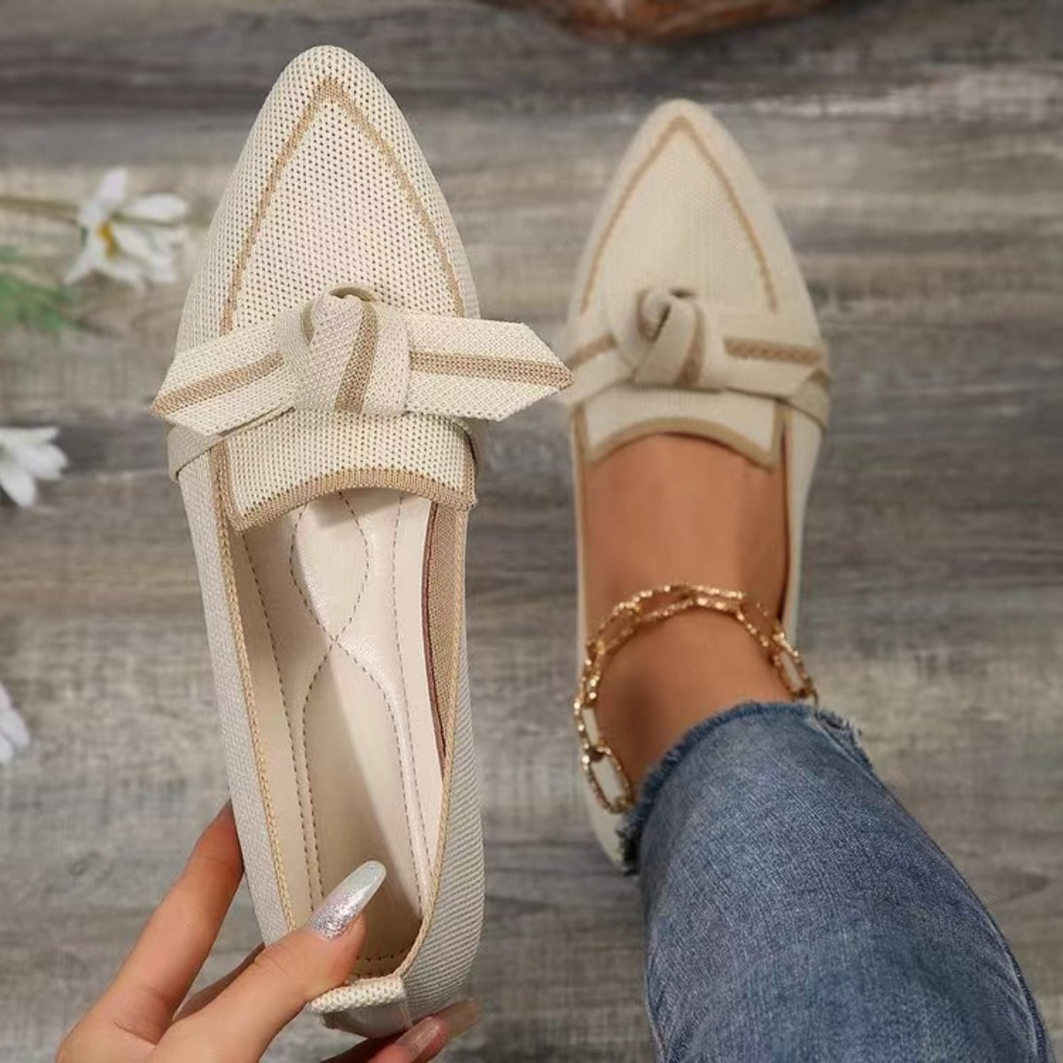 Bow Contrast Trim Point Toe Loafers - ClozArt