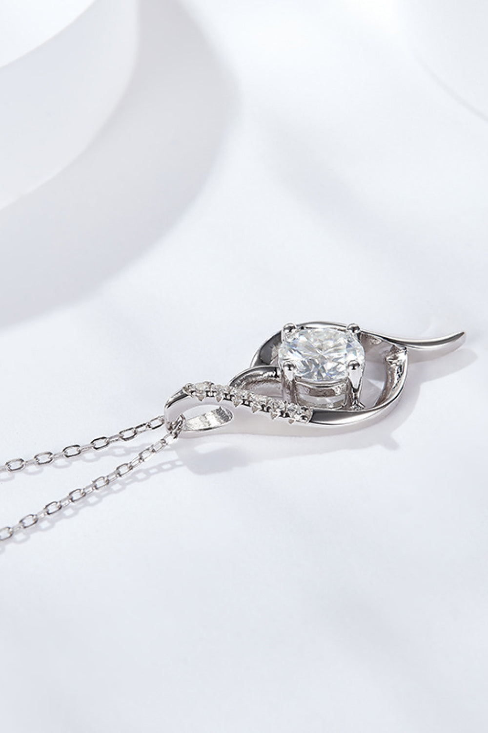 Platinum-Plated 1 Carat Moissanite Pendant Necklace - ClozArt