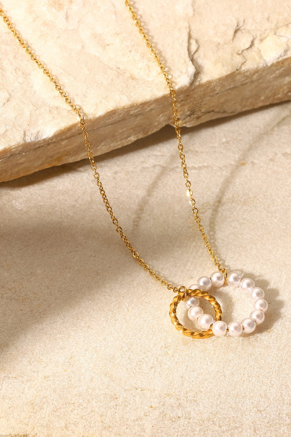 Pearl Hoop Link Pendant Necklace - ClozArt