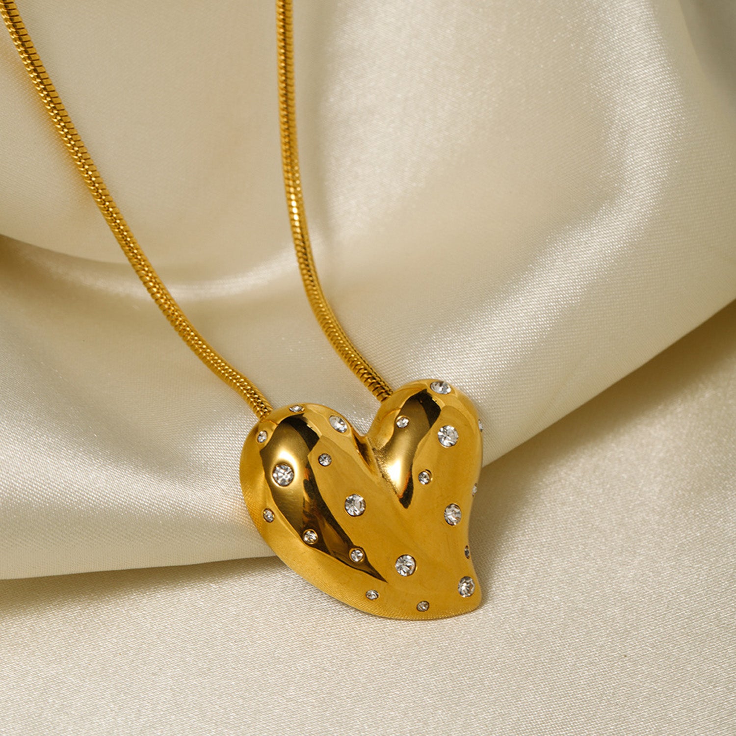 Inlaid Zircon Heart Stainless Steel Necklace - ClozArt