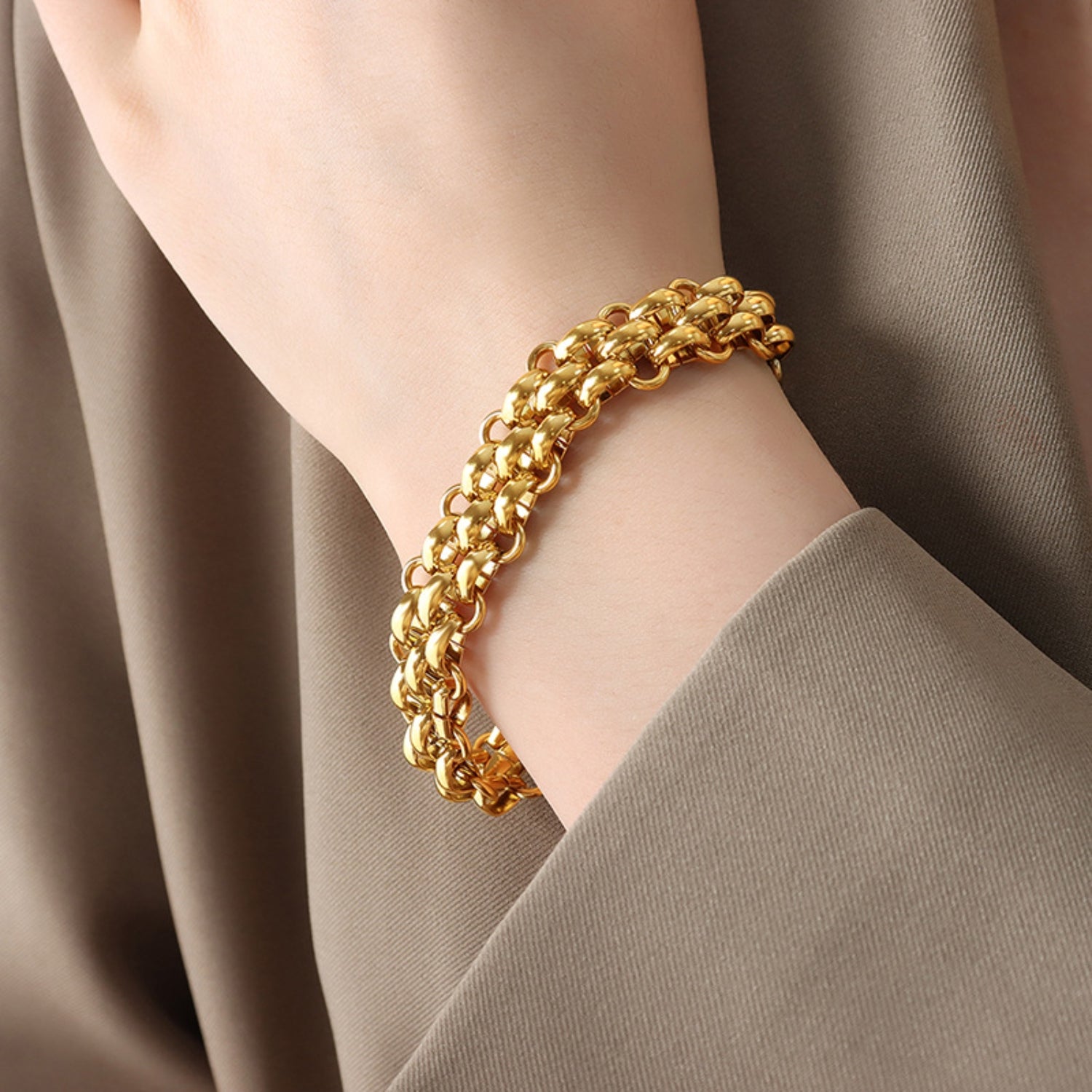 Gold-Plated Toggle Clasp Bracelet - ClozArt