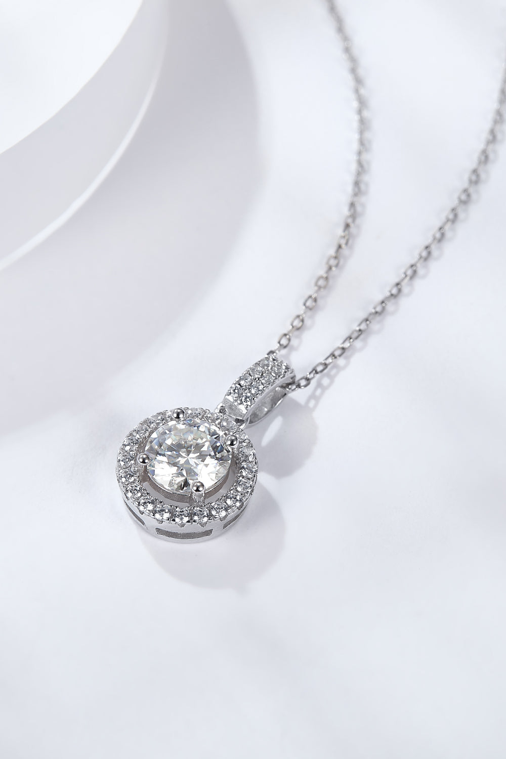 2 Carat Moissanite Round Pendant Necklace - ClozArt